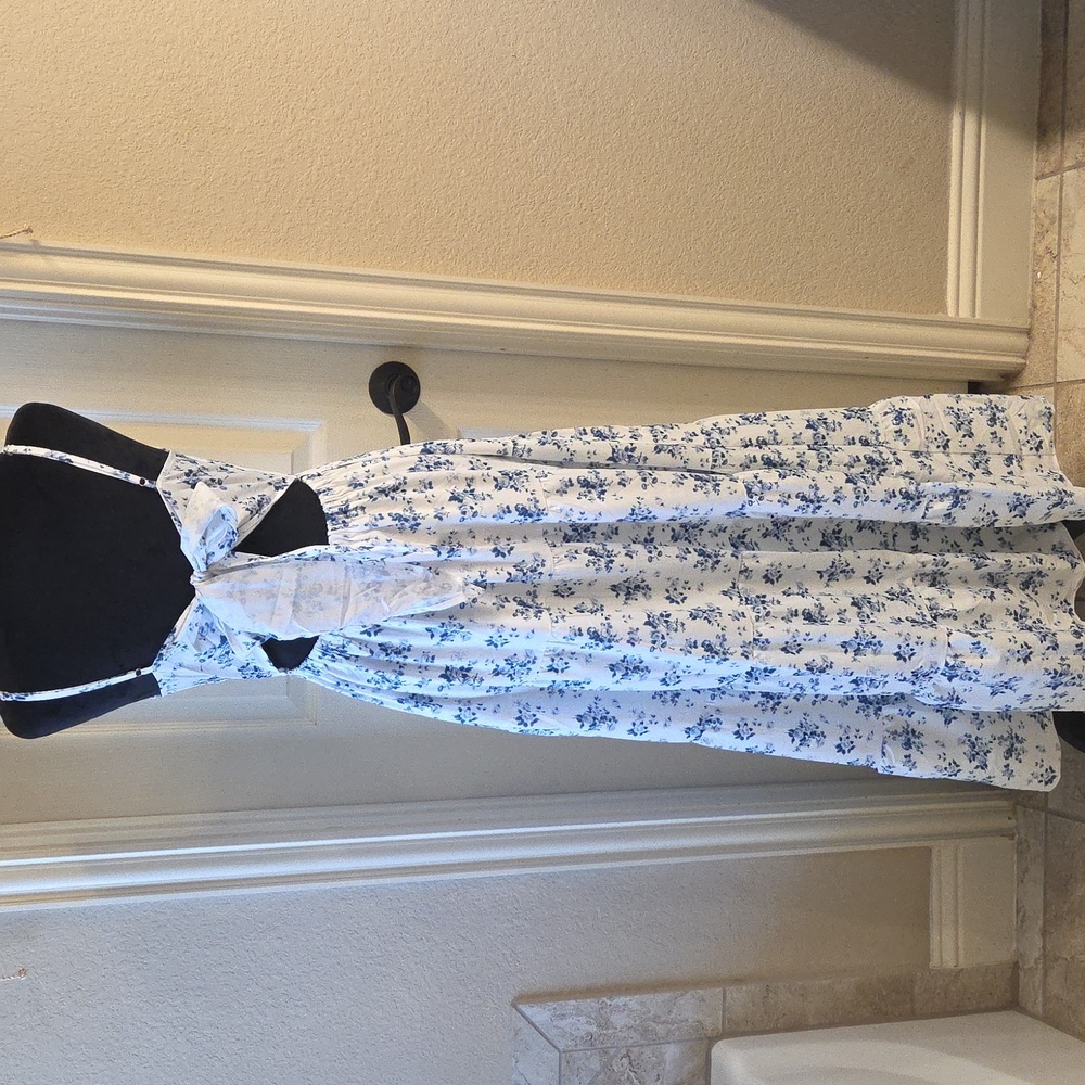 Floral Spaghetti Strap Maxi Dress With Cut Out In Back - Picture 11 of 16